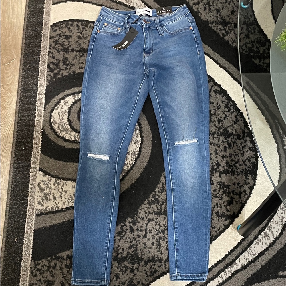 Fashion Nova Women's Skinny Jeans in Blue